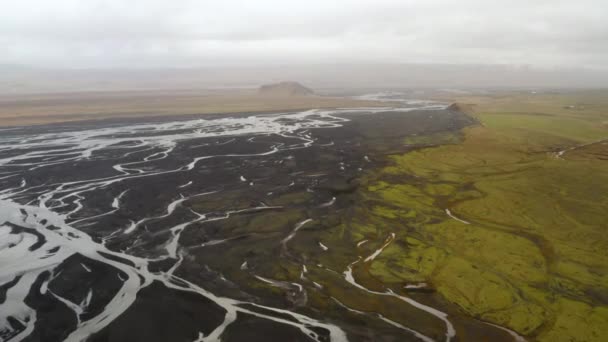 Αεροφωτογραφία Των Παγετώνων Ποταμών Δέλτα Ποταμών Μαύρη Ηφαιστειακή Άμμος Στη — Αρχείο Βίντεο