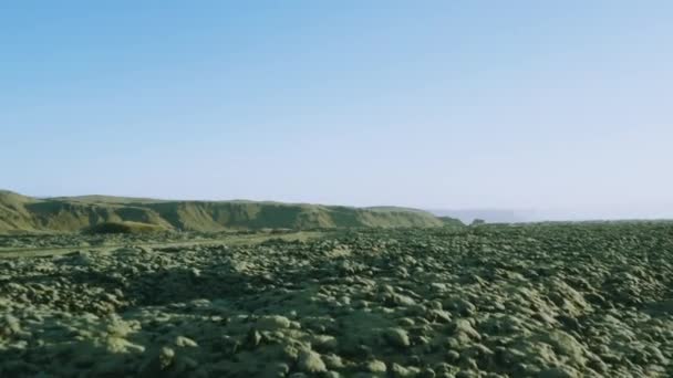 Prachtig Uitzicht Drone Toont Rotsachtig Terrein Waterloos Veld Aardeduinen Vulkanisch — Stockvideo