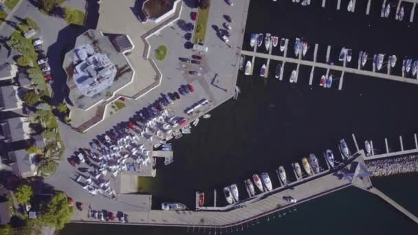 Rotierende Drohnenansicht Eines Hafens Voller Boote Schiffe Die Den Hafen — Stockvideo