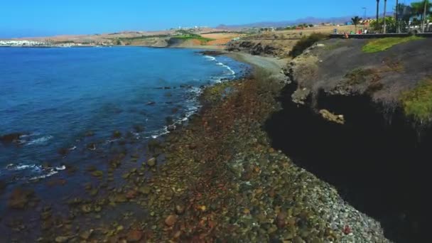 Farklı Çakıl Taşlarının Drone Görünümü Yeşil Turuncu Gri Doğal Soyut — Stok video