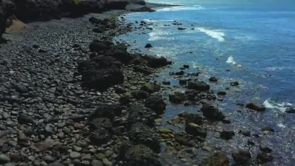 Drone View Waves Breaking Granite Ledges Seawall Acadia National Park — Stock Video