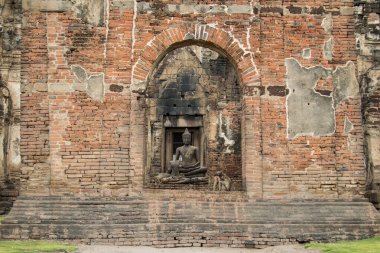 Arkeolojik alanda kopyalama alanı olan Taş Buda Heykeli