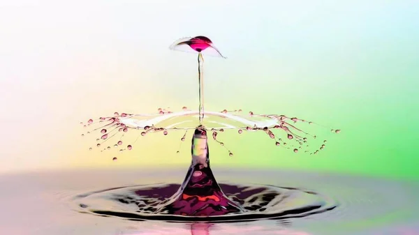 Strzelaj Najbardziej Żywy Plusk Kropel Wody — Zdjęcie stockowe