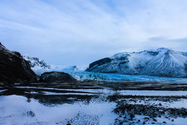 İzlanda 'nın güzel ve çarpıcı manzaraları zihninizi boşaltmak ve bazı huzurlu anların tadını çıkarmak için mükemmeldir.
