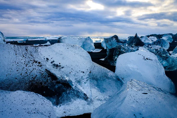 다이아몬드 해변은 아이슬란드에서 사진을 감각을 수있는 놀라운 장소중 — 스톡 사진