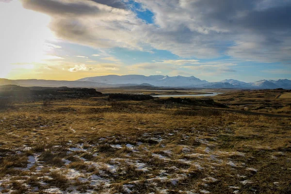 İzlanda 'nın güzel ve çarpıcı manzaraları zihninizi boşaltmak ve bazı huzurlu anların tadını çıkarmak için mükemmeldir.