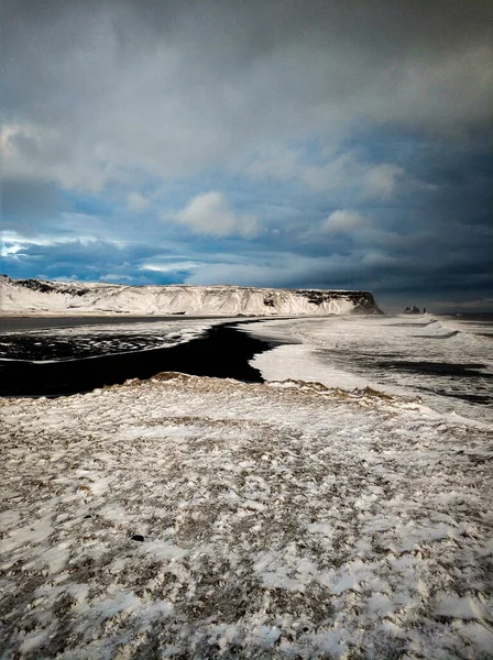 Spiagge Sabbia Nera Con Neve — Foto Stock