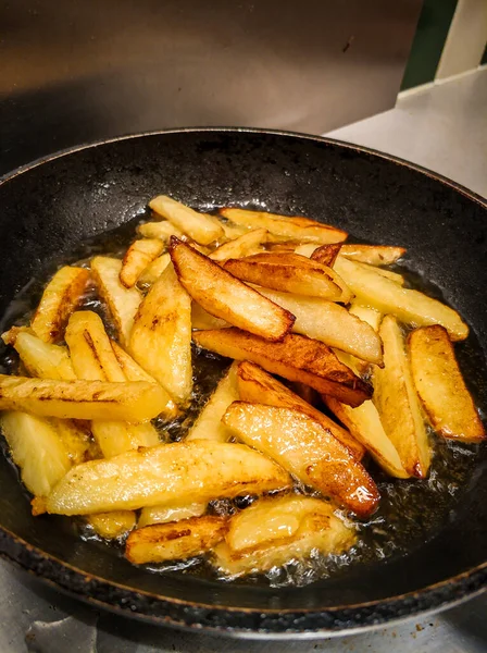 Sebze bahçemizden kızarmış patates.