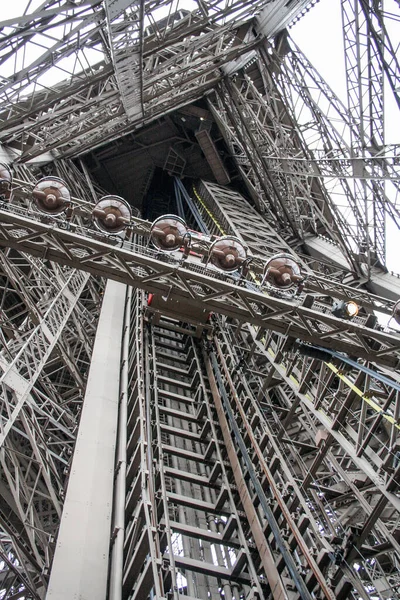 Eiffelova Věž Zpod — Stock fotografie