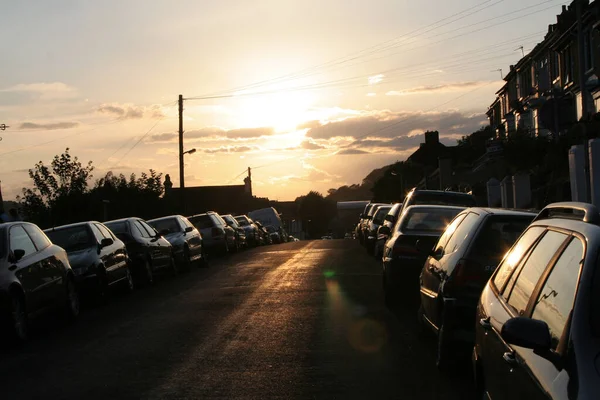 Gün batımında Dover 'ın boş caddesi
