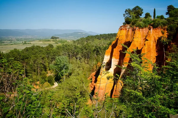  Burası Provence Avignon 'daki eski kasaba.