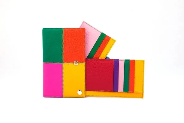 Bu çok renkli bir kadın cüzdanı.