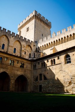  Burası Provence Avignon 'daki eski kasaba.