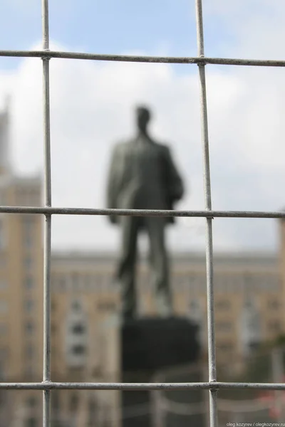 Mayakovsky monument behind the fence reconstruction — Stock Photo, Image