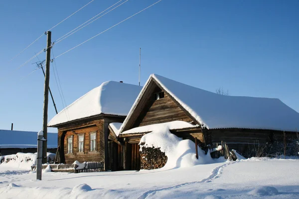 Зимняя деревня России — стоковое фото