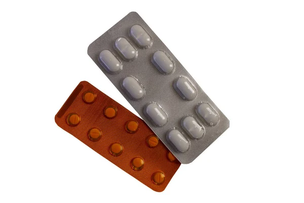 Tabletler Beyaz Arka Plana Kazınmış Ilaçlar Izole Edilmiş — Stok fotoğraf