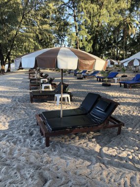 Phuket 'teki kumsalda aylaklar