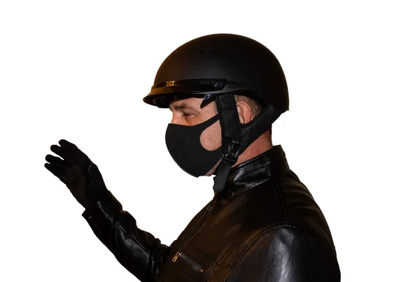 Isolerad Vit Bakgrund Man Motorcyklist Hjälm Och Mask Från Coronavirus — Stockfoto