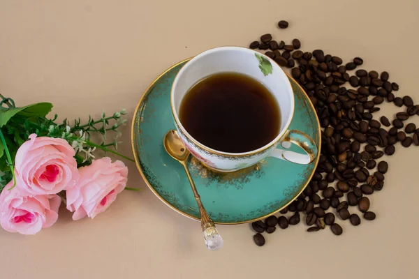 Koffie Bloemen Kaarsen Als Symbool Van Thuis Warmte Een Beige — Stockfoto
