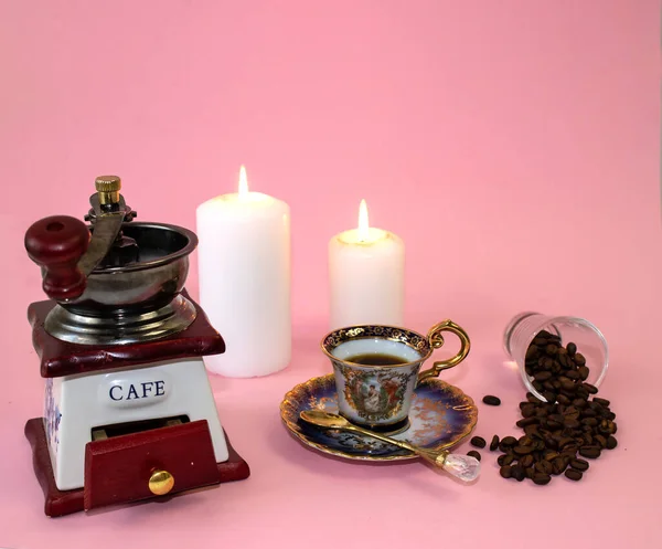 Koffie Bloemen Kaarsen Als Symbool Van Thuis Warmte Een Roze — Stockfoto