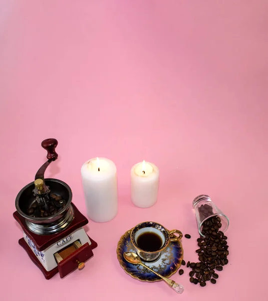 Koffie Bloemen Kaarsen Als Symbool Van Thuis Warmte Een Roze — Stockfoto