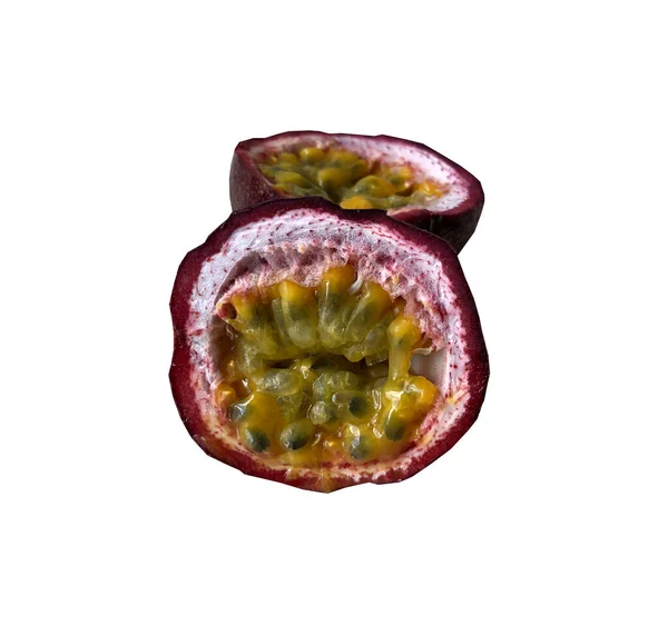 Beyaz Arka Planda Bir Meyve Fotoğrafı Tutku Meyvesi Kesim Izole — Stok fotoğraf