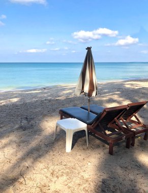 Bang Tao Sahili Tayland 'da okyanus kıyısında