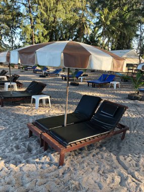 Phuket 'teki kumsalda aylaklar