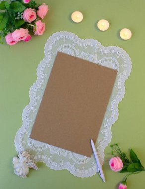 Metin için yeri olan posta kartı ya da İnternet afişi iletiliyor