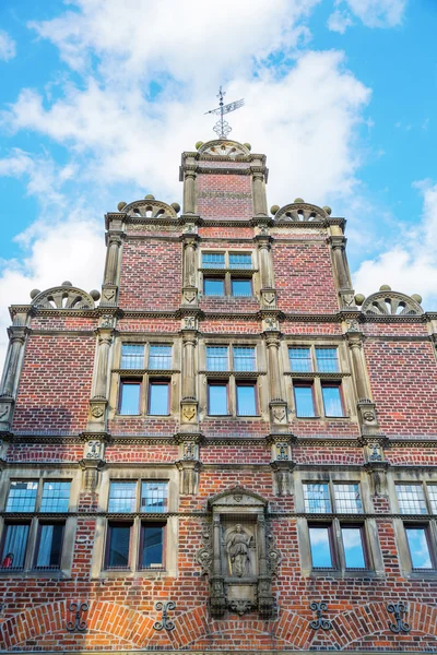 Giebel eines historischen Gebäudes in Münster — Stockfoto