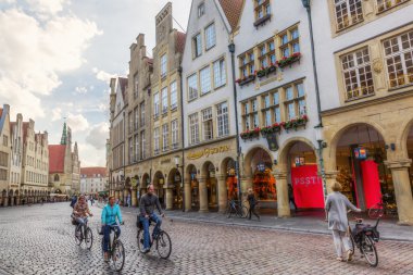 Münster, Almanya tarihi binaları ile Prinzipalmarkt