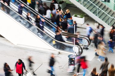 yürüyen bir alışveriş merkezi