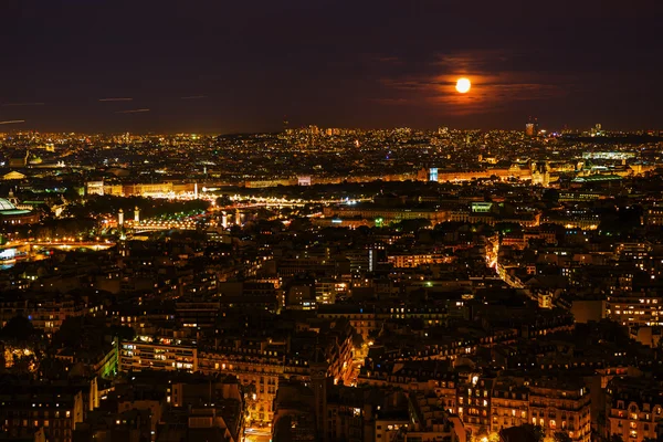 Вид с воздуха на Париж ночью — стоковое фото