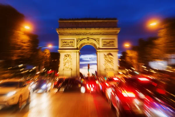 凯旋门在巴黎与缩放效果 — 图库照片