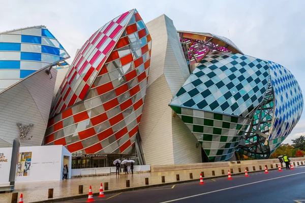 Louis Vuitton Foundation zaprojektowany przez Franka Gehry — Zdjęcie stockowe