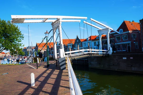 Historical bascule bridge in Enkhuizen, Netherlands — Stock Photo, Image