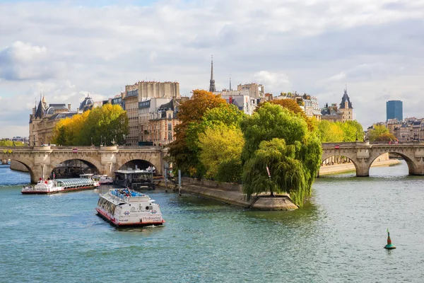 Ile de la Cite en París —  Fotos de Stock