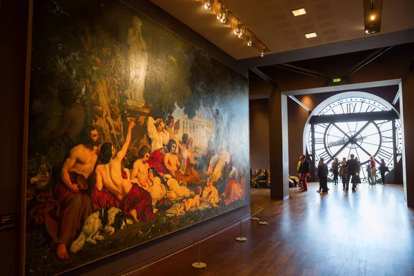 Artwork and giant clock in the Musee dOrsay in Paris — Stock Photo, Image