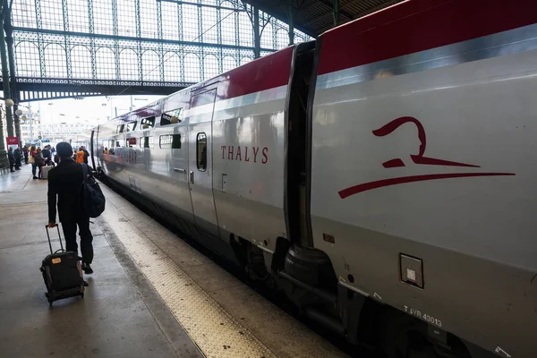 站在巴黎北站的 Thalys 火车 — 图库照片