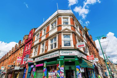 Brick Lane Londra'da boyunca şehir binalar