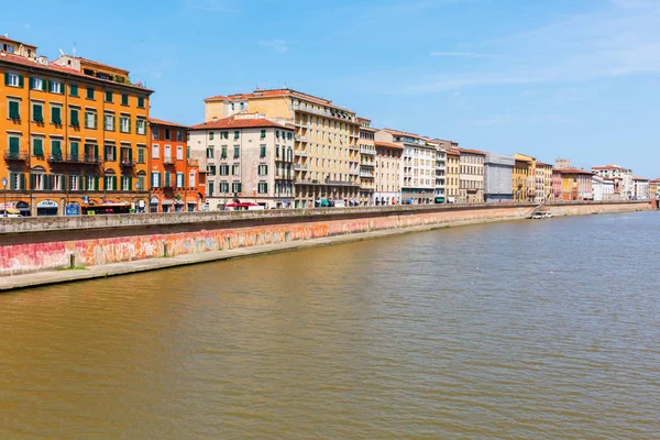 Vista de Pisa com o rio Arno — Fotografia de Stock