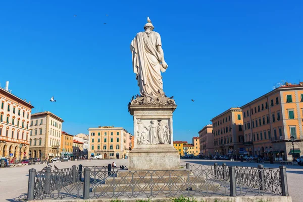 Statue de Léopold II sur la Piazza della Repubblica à Livourne — Photo