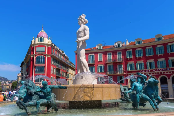 Fonte chamada Fontaine du Soleil em Nice, Itália — Fotografia de Stock