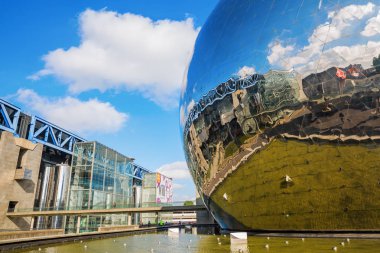 La Geode in the Parc de la Villette, Paris, Fransa