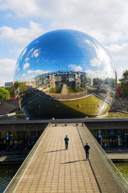 La Geode in the Parc de la Villette, Paris, Fransa