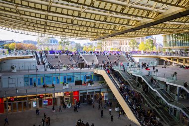 Fransa, Paris 'te Halles Forumu