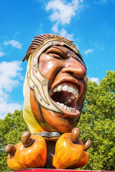 Esculturas gigantes en el Parc de la Villette, París, Francia — Foto de Stock