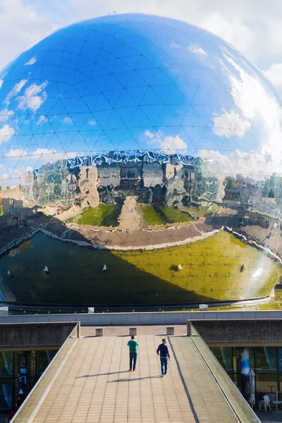 La Geode in the Parc de la Villette, Paris, Fransa — Stok fotoğraf