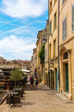Fransa 'nın Aix-en-Provence şehrinde çok sayıda kafesi olan Place des Cardeurs