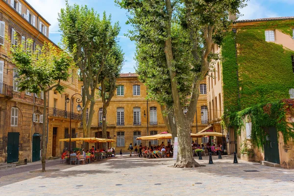 kafe Aix-en-Provence, Fransa ile pitoresk Meydanı